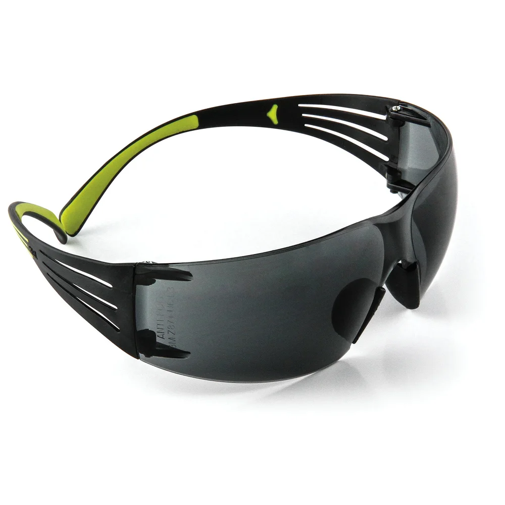 3M Skyddsglasögon SecureFit 400, grå reptålig anti-fog lins, svart/grön båge, SF402AS/AF-EU v:3786647 3M Skyddsglasögon SecureFit 400, grå reptålig anti-fog lins, svart/grön båge, SF402AS/AF-EU v:3786647