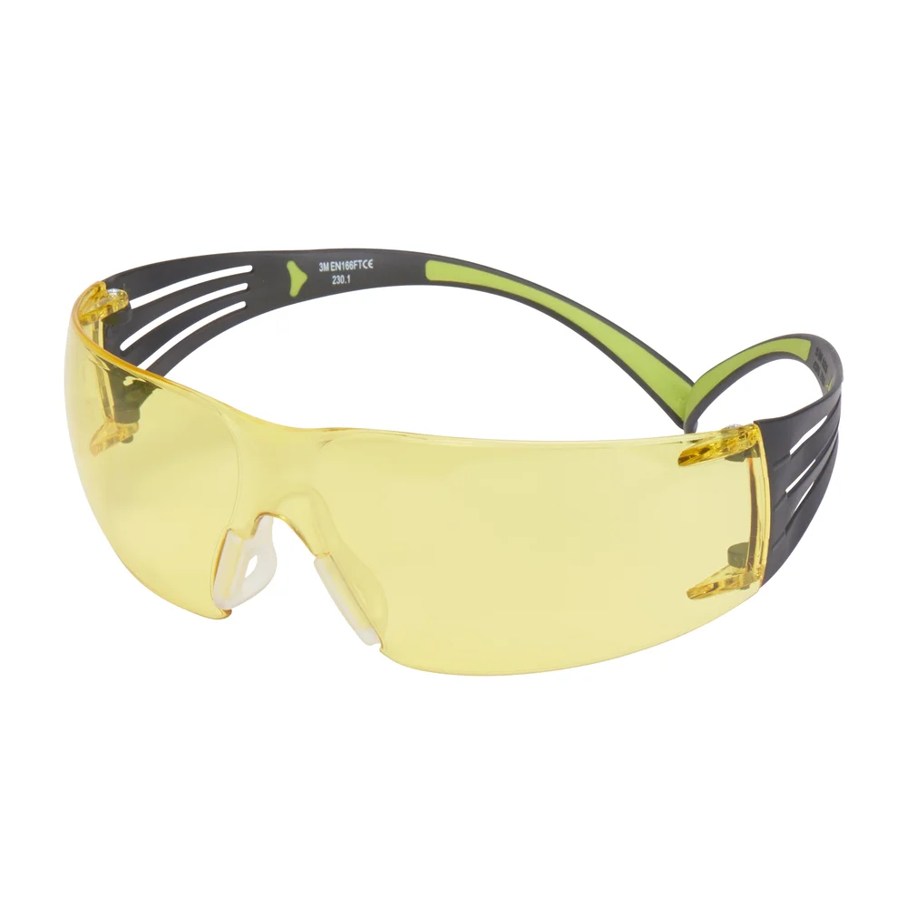 3M Skyddsglasögon SecureFit 400, gul reptålig anti-fog lins, svart/grön båge, SF403AS/AF-EU v:6009581 3M Skyddsglasögon SecureFit 400, gul reptålig anti-fog lins, svart/grön båge, SF403AS/AF-EU v:6009581