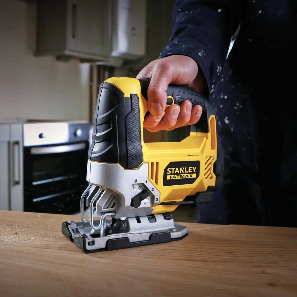 STANLEY FATMAX STIKKSAG 710W I KOFFERT v:1046166